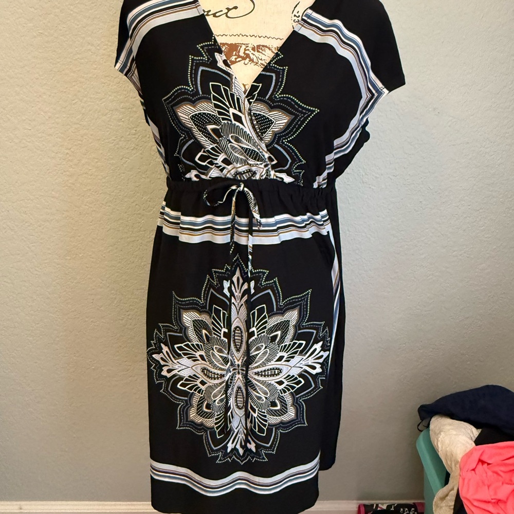 Enfocus Studio Black and White Geometric Dress